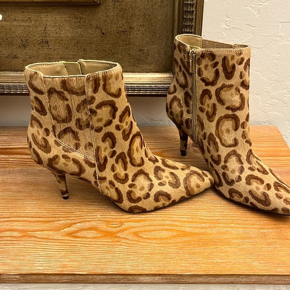 VINCE CAMUTO Ambind Bootie Calf Hair Animal Print Brown- Size 8.5 - Picture 4 of 14